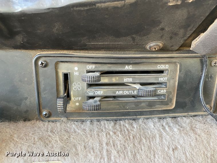 image for item DL1458 1994 International 9200  semi truck