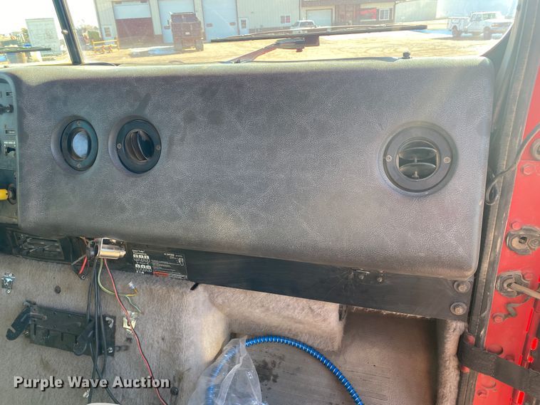 image for item DL1458 1994 International 9200  semi truck