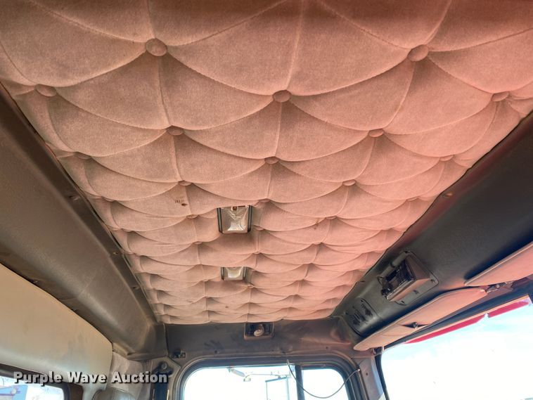 image for item DL1458 1994 International 9200  semi truck