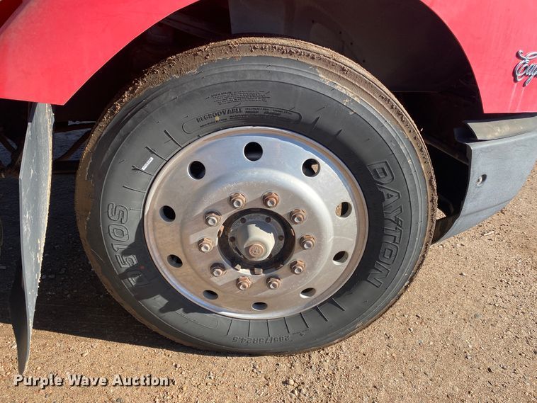 image for item DL1458 1994 International 9200  semi truck