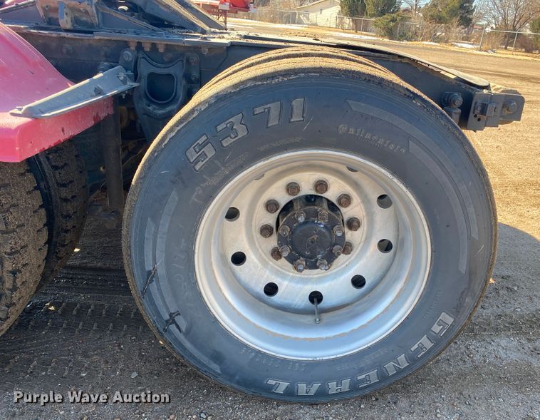 image for item DL1458 1994 International 9200  semi truck