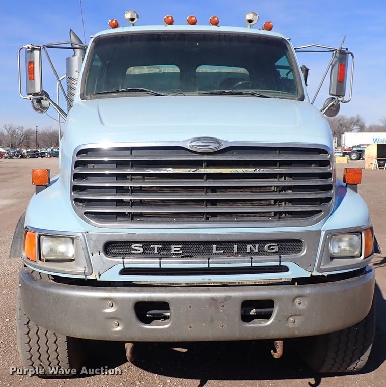 image for item DN2163 2007 Sterling LT9500  roll-off container truck