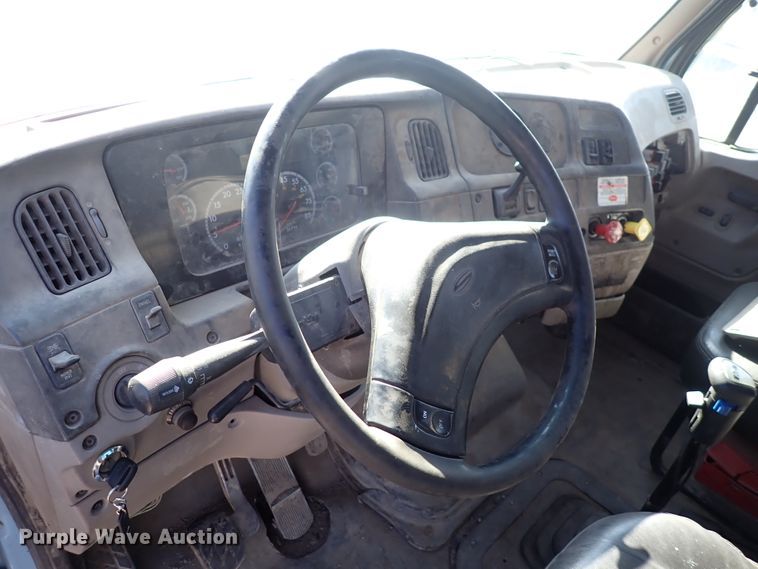 image for item DN2163 2007 Sterling LT9500  roll-off container truck