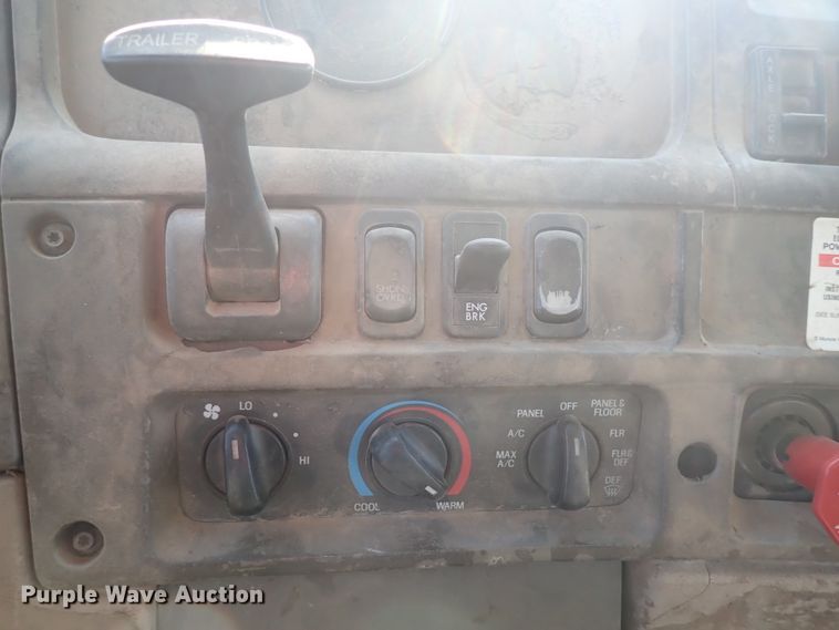 image for item DN2163 2007 Sterling LT9500  roll-off container truck