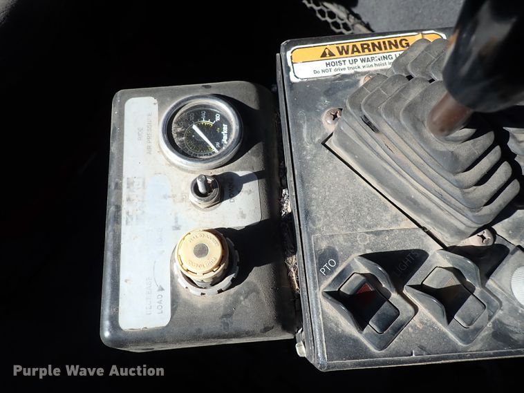 image for item DN2163 2007 Sterling LT9500  roll-off container truck