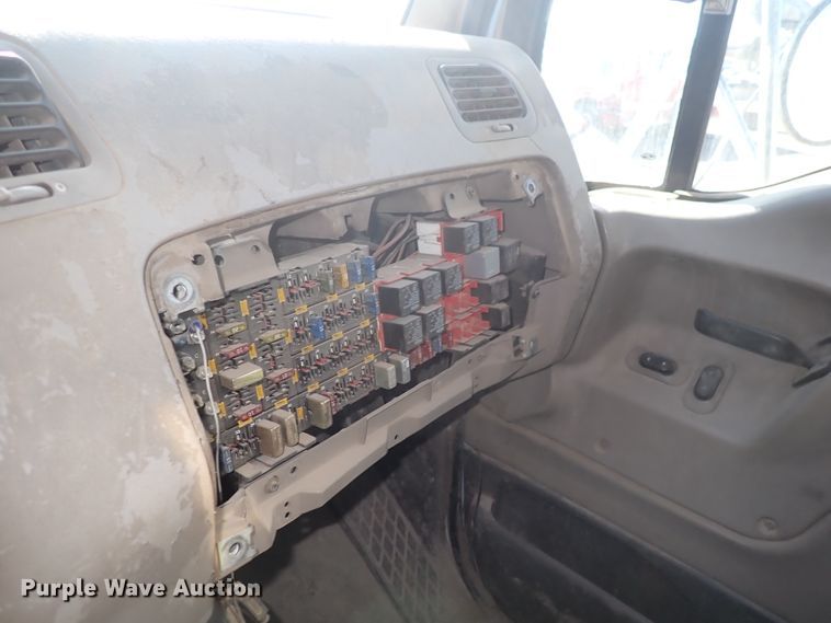 image for item DN2163 2007 Sterling LT9500  roll-off container truck