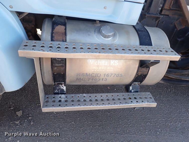 image for item DN2163 2007 Sterling LT9500  roll-off container truck