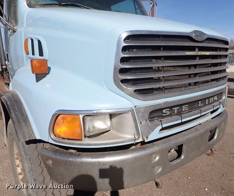 image for item DN2163 2007 Sterling LT9500  roll-off container truck