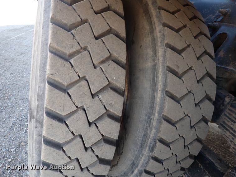 image for item DN2163 2007 Sterling LT9500  roll-off container truck