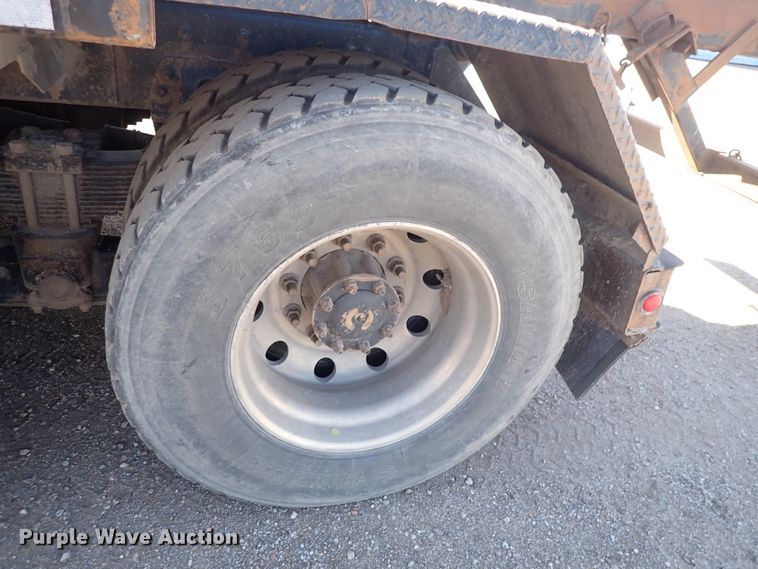 image for item DN2163 2007 Sterling LT9500  roll-off container truck