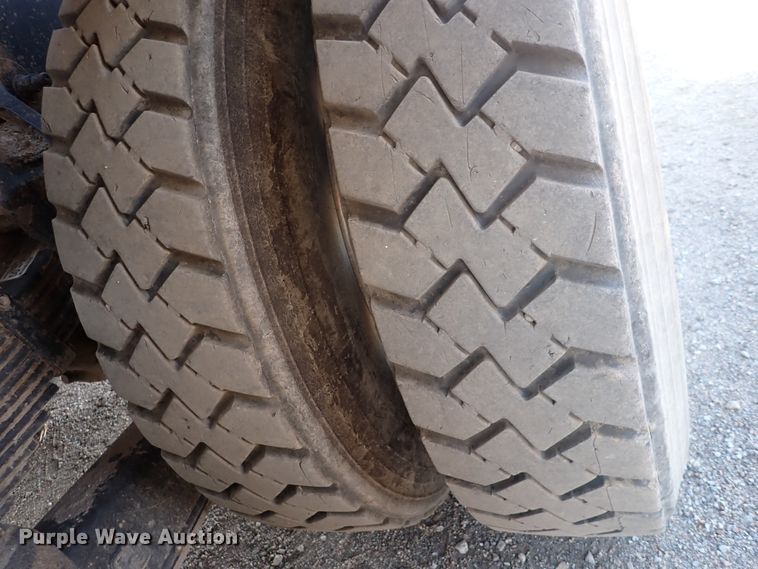 image for item DN2163 2007 Sterling LT9500  roll-off container truck