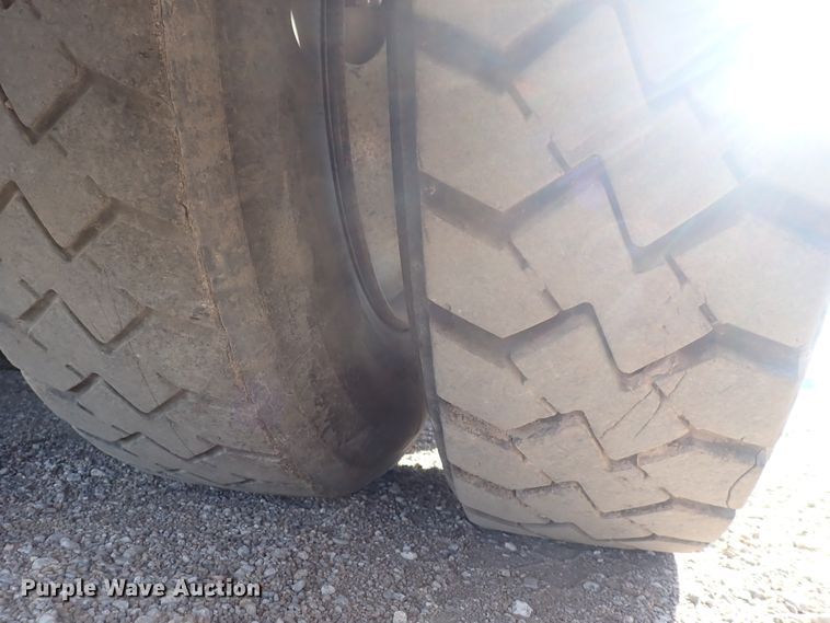 image for item DN2163 2007 Sterling LT9500  roll-off container truck