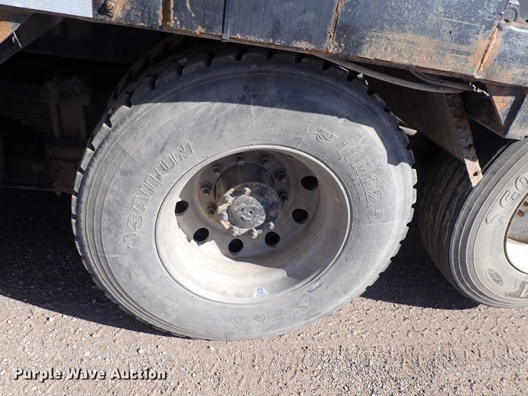 image for item DN2163 2007 Sterling LT9500  roll-off container truck