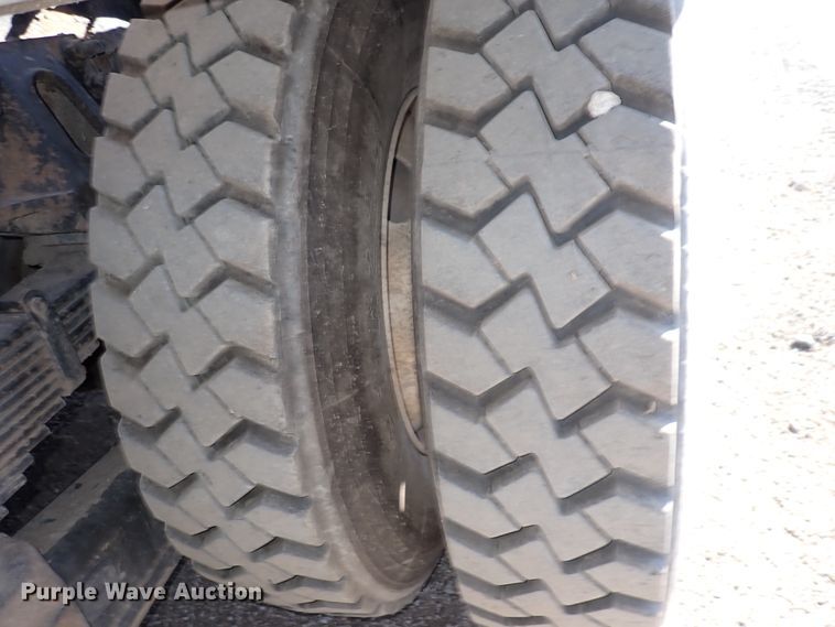 image for item DN2163 2007 Sterling LT9500  roll-off container truck