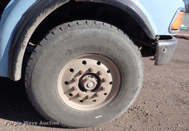 image for item DN2163 2007 Sterling LT9500  roll-off container truck