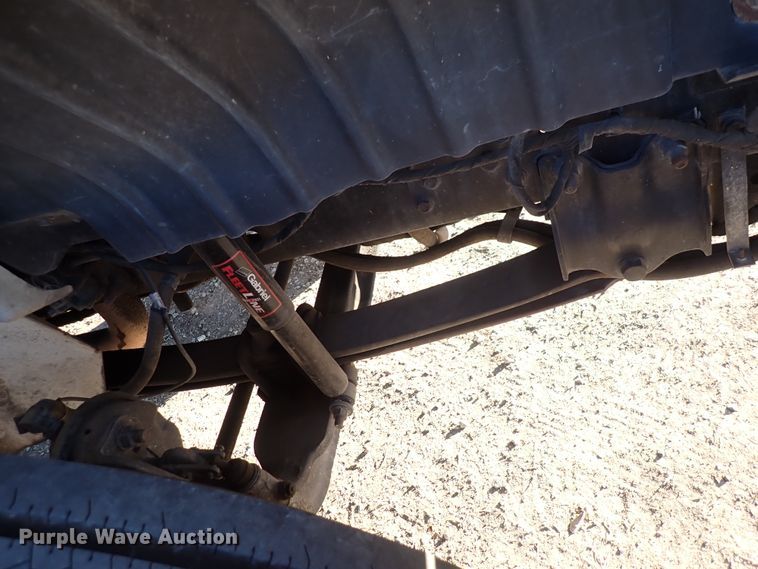 image for item DN2487 2002 International 4400  semi truck