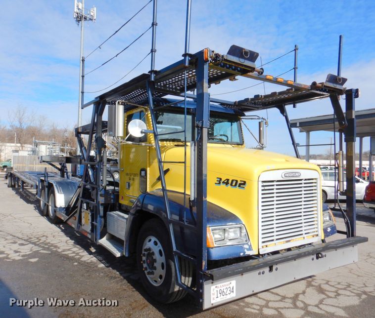 image for item DN2720 2001 Freightliner FLD112  semi truck with Cottrell car carrier trailer