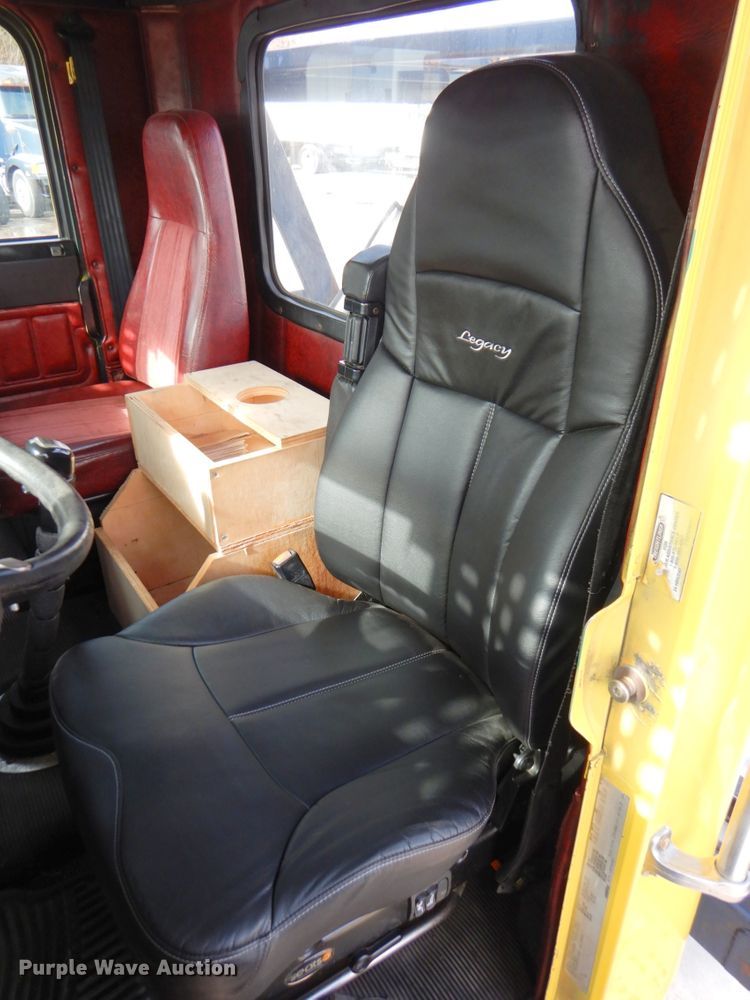 image for item DN2720 2001 Freightliner FLD112  semi truck with Cottrell car carrier trailer