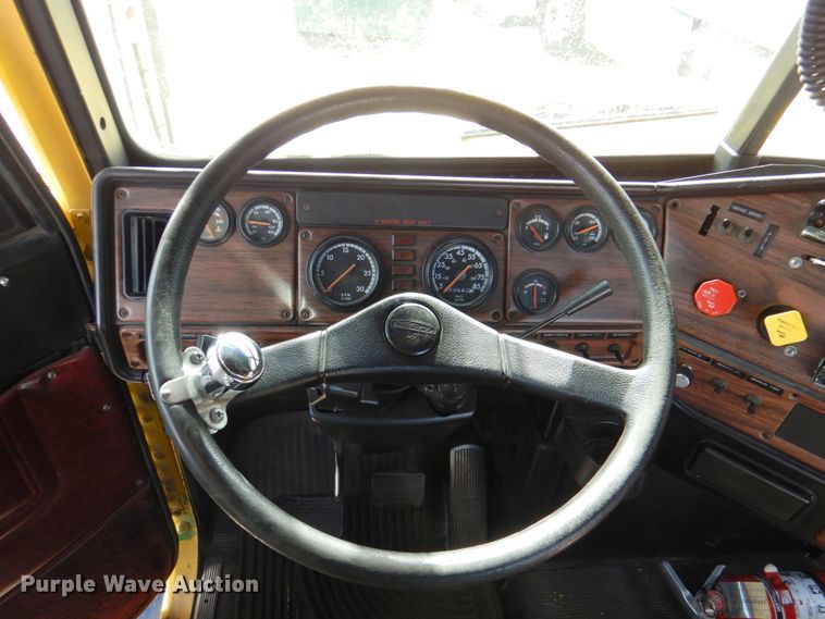 image for item DN2720 2001 Freightliner FLD112  semi truck with Cottrell car carrier trailer