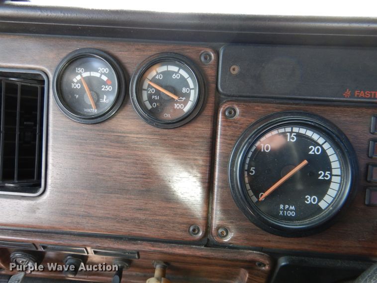 image for item DN2720 2001 Freightliner FLD112  semi truck with Cottrell car carrier trailer