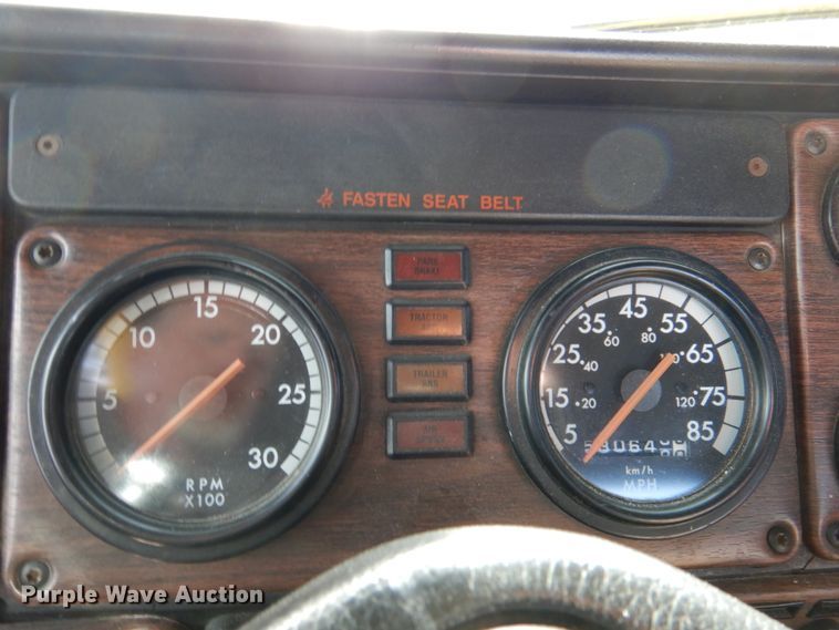 image for item DN2720 2001 Freightliner FLD112  semi truck with Cottrell car carrier trailer