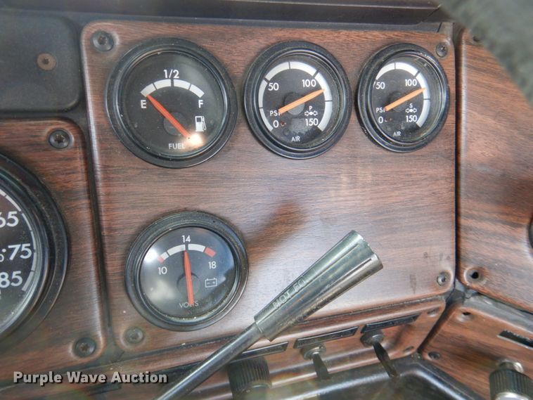 image for item DN2720 2001 Freightliner FLD112  semi truck with Cottrell car carrier trailer