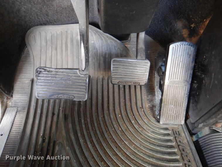 image for item DN2720 2001 Freightliner FLD112  semi truck with Cottrell car carrier trailer