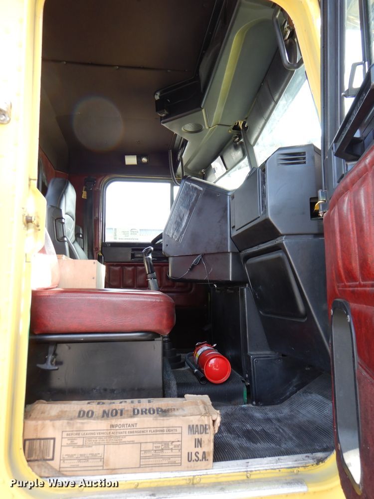 image for item DN2720 2001 Freightliner FLD112  semi truck with Cottrell car carrier trailer