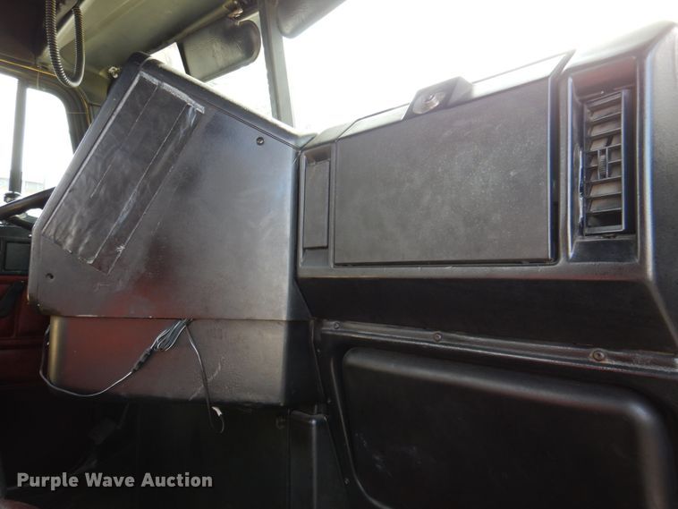 image for item DN2720 2001 Freightliner FLD112  semi truck with Cottrell car carrier trailer