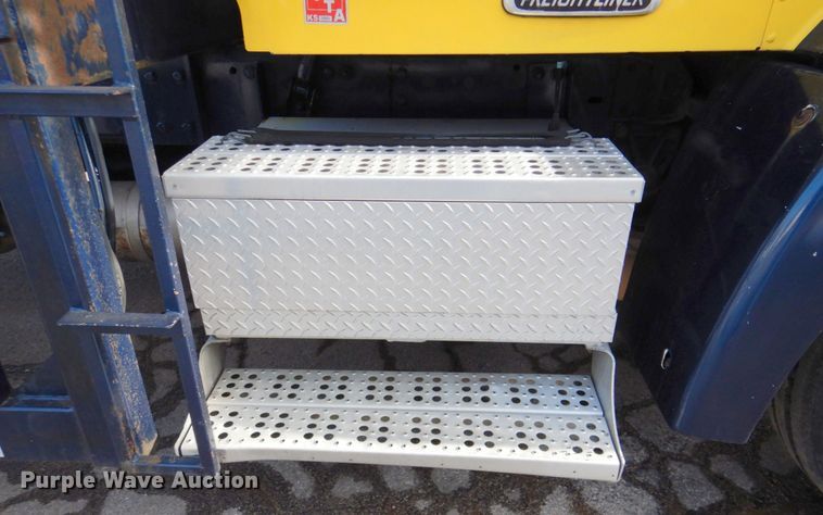 image for item DN2720 2001 Freightliner FLD112  semi truck with Cottrell car carrier trailer