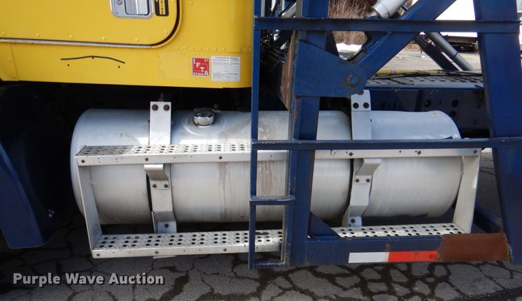 image for item DN2720 2001 Freightliner FLD112  semi truck with Cottrell car carrier trailer