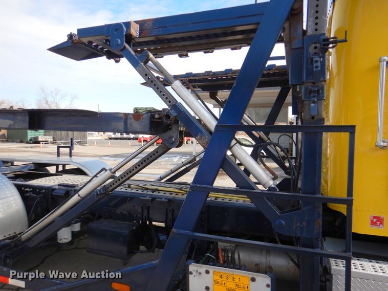 image for item DN2720 2001 Freightliner FLD112  semi truck with Cottrell car carrier trailer