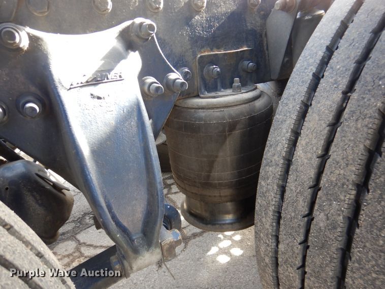 image for item DN2720 2001 Freightliner FLD112  semi truck with Cottrell car carrier trailer