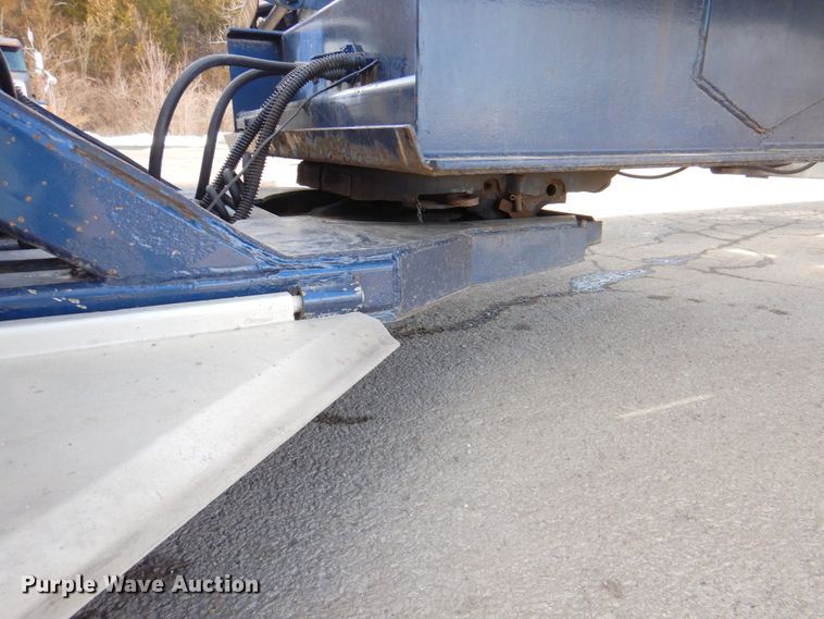 image for item DN2720 2001 Freightliner FLD112  semi truck with Cottrell car carrier trailer