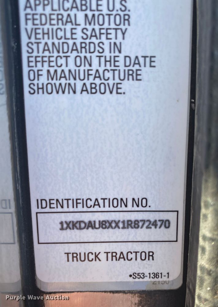 image for item HF9263 2001 Kenworth T800  semi truck