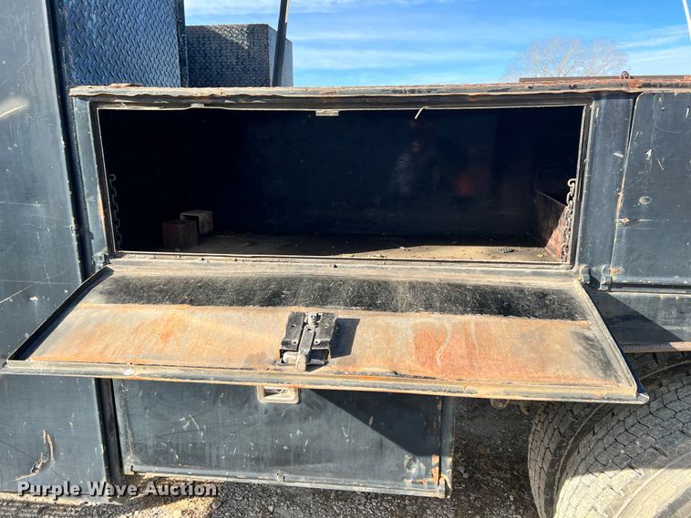 image for item ID9631 2000 Sterling L7500  Crew Cab utility / service truck