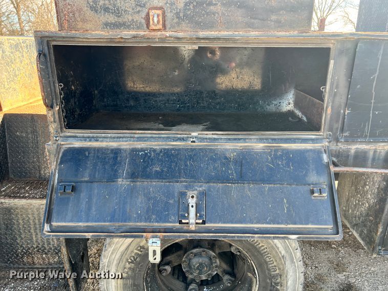 image for item ID9631 2000 Sterling L7500  Crew Cab utility / service truck