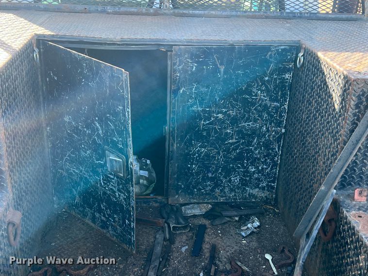 image for item ID9631 2000 Sterling L7500  Crew Cab utility / service truck