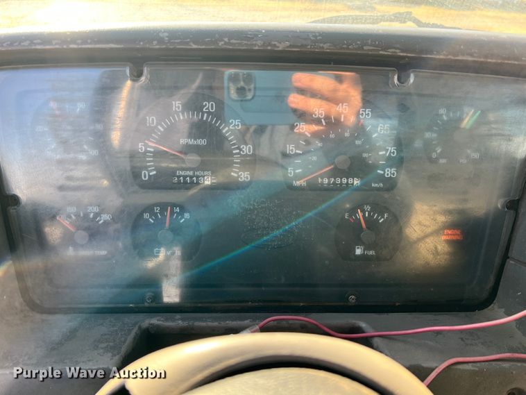 image for item ID9631 2000 Sterling L7500  Crew Cab utility / service truck