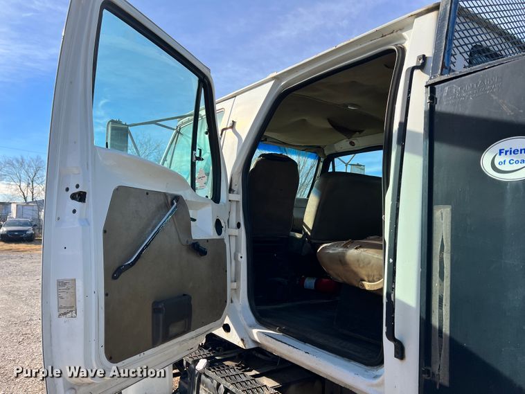 image for item ID9631 2000 Sterling L7500  Crew Cab utility / service truck