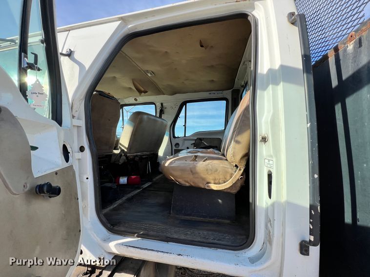 image for item ID9631 2000 Sterling L7500  Crew Cab utility / service truck