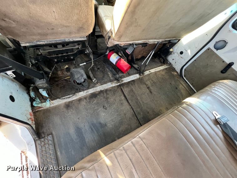 image for item ID9631 2000 Sterling L7500  Crew Cab utility / service truck