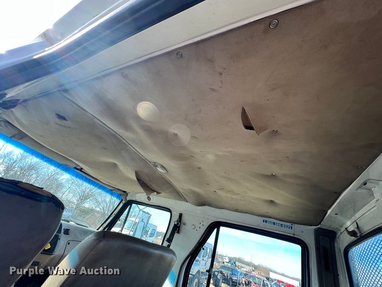 image for item ID9631 2000 Sterling L7500  Crew Cab utility / service truck