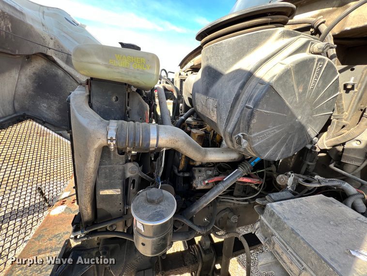 image for item ID9631 2000 Sterling L7500  Crew Cab utility / service truck