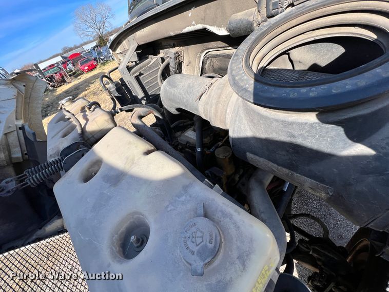 image for item ID9631 2000 Sterling L7500  Crew Cab utility / service truck