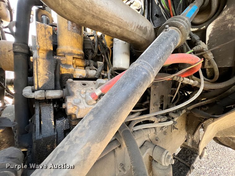 image for item ID9631 2000 Sterling L7500  Crew Cab utility / service truck