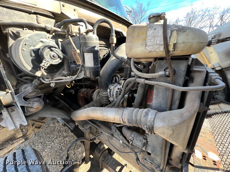 image for item ID9631 2000 Sterling L7500  Crew Cab utility / service truck