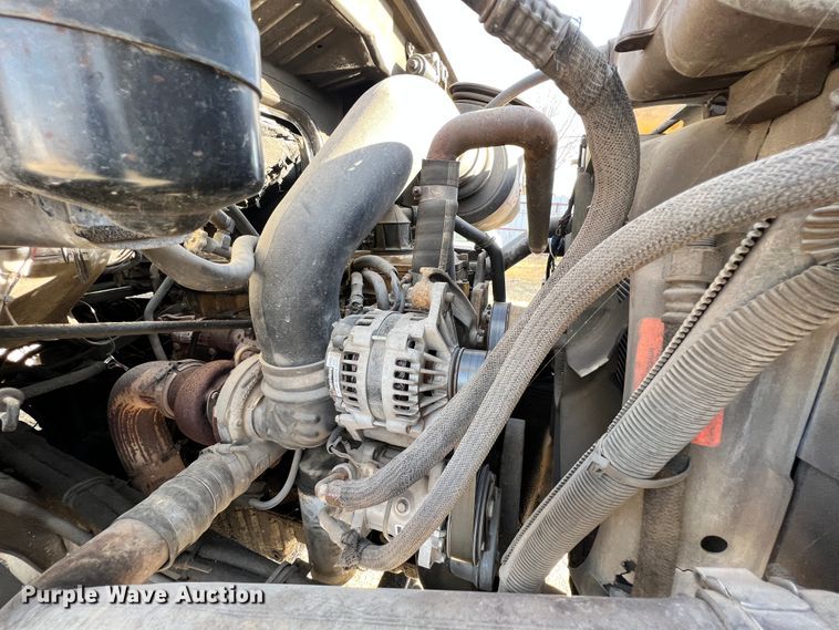 image for item ID9631 2000 Sterling L7500  Crew Cab utility / service truck