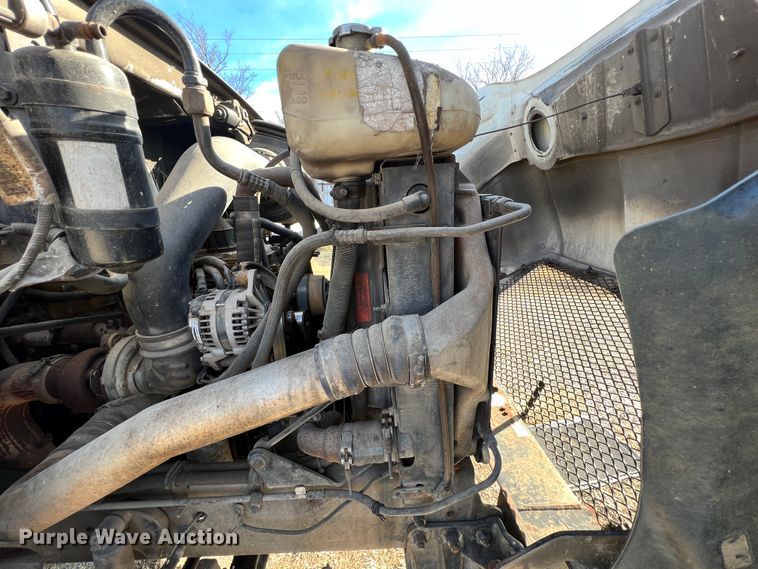 image for item ID9631 2000 Sterling L7500  Crew Cab utility / service truck