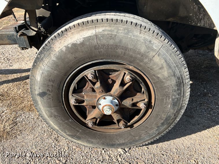 image for item ID9631 2000 Sterling L7500  Crew Cab utility / service truck